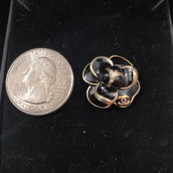 CHANEL Black and Gold Camellia Earrings - Picture 2 of 3